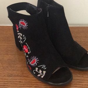 Women’s size 5 dress boots